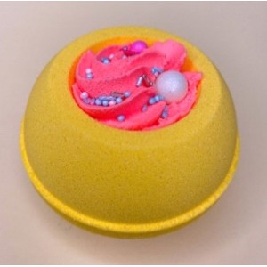 Бомба-чаша DUSHA "Лимонные меренги" желтая с наполнением из розовой пены и кондитерской посыпкой
